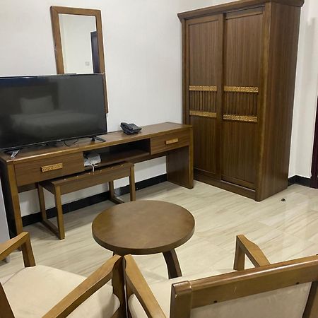 Home Station Hotel Маскат Экстерьер фото