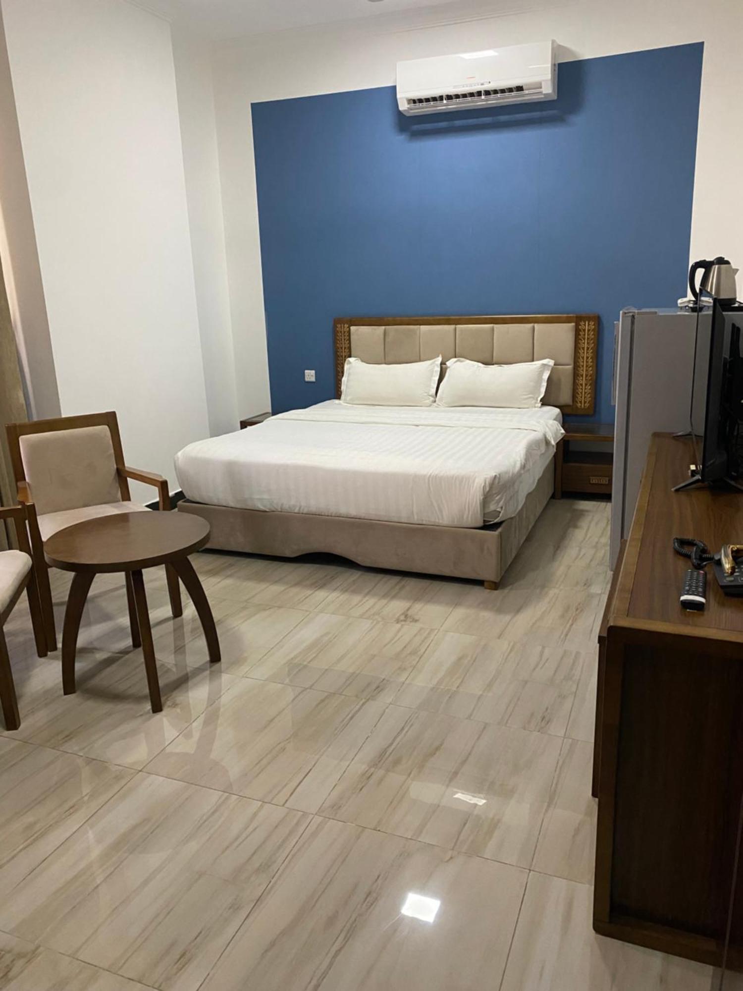 Home Station Hotel Маскат Экстерьер фото