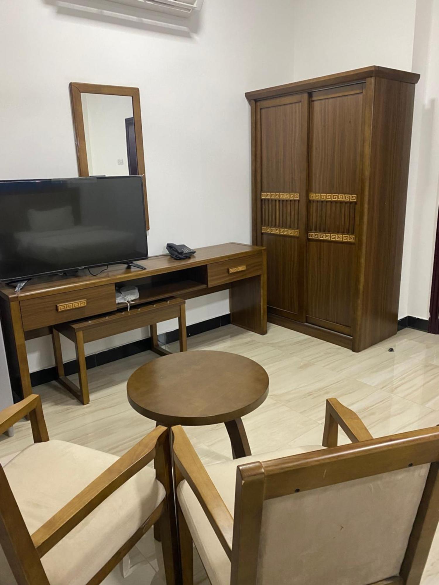 Home Station Hotel Маскат Экстерьер фото