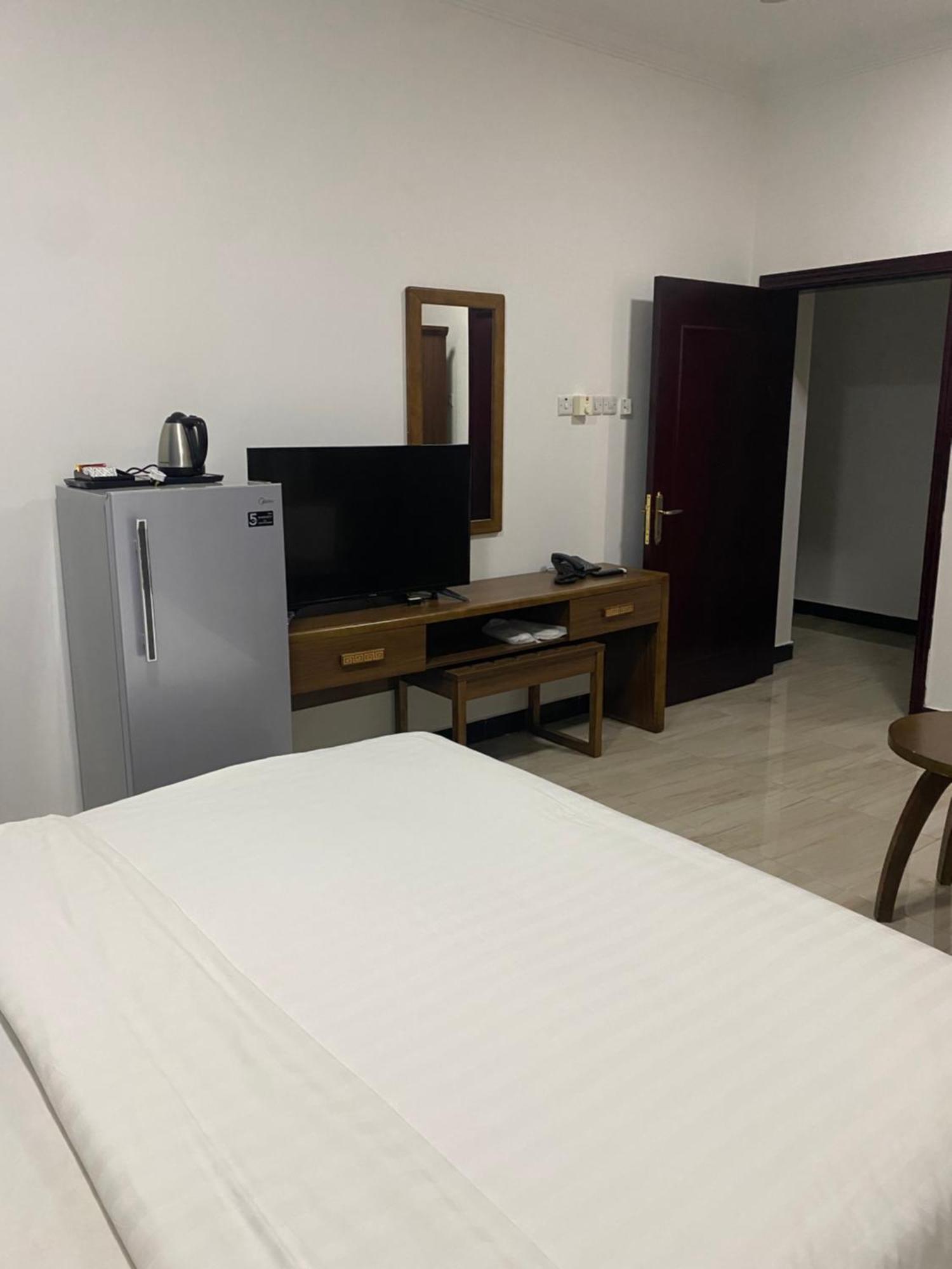 Home Station Hotel Маскат Экстерьер фото