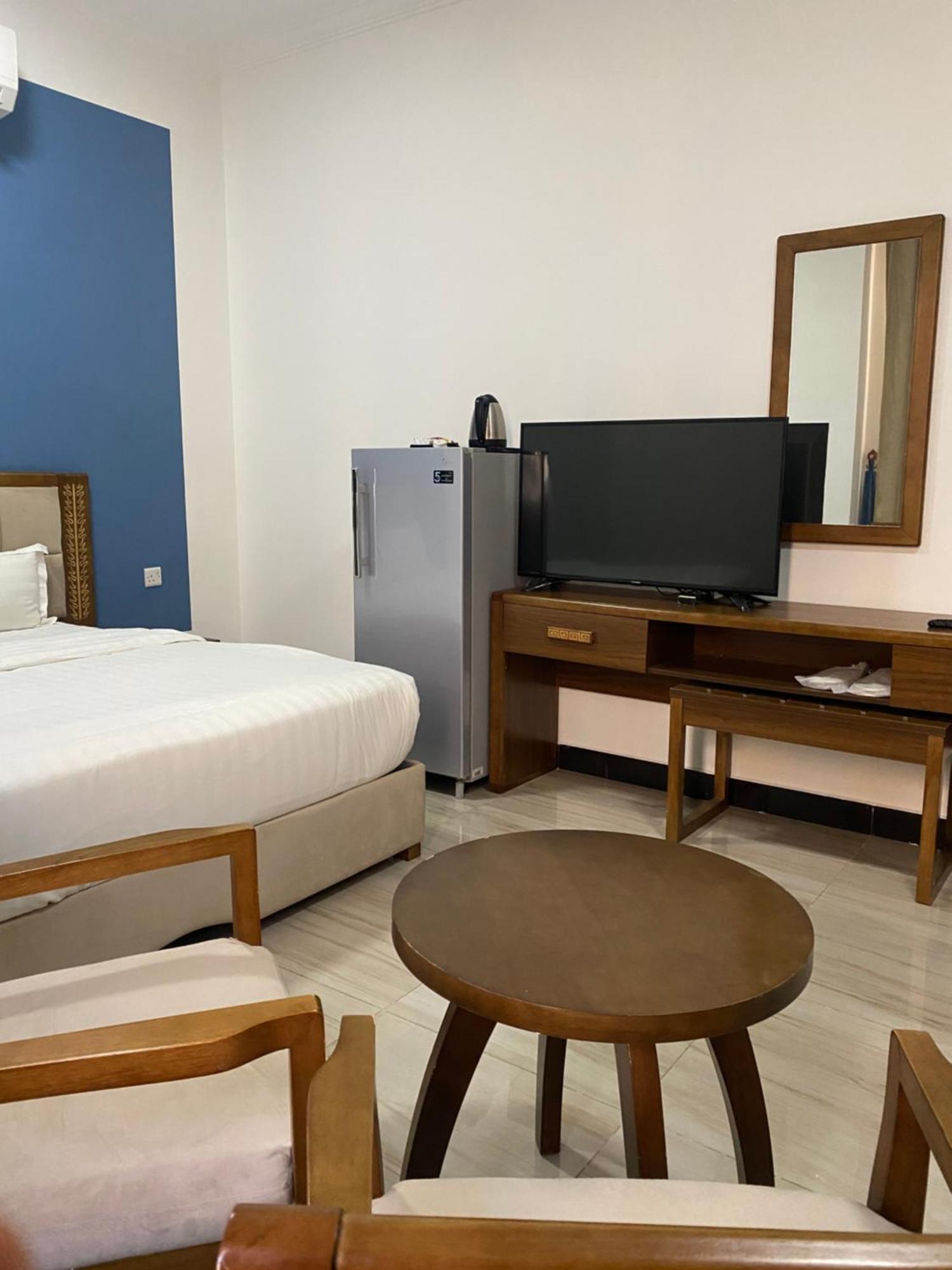 Home Station Hotel Маскат Экстерьер фото