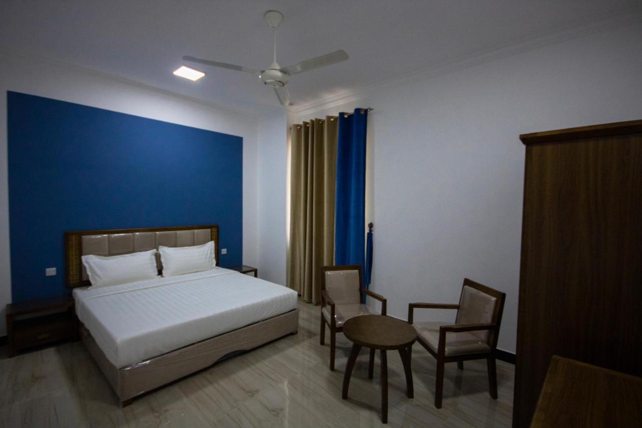 Home Station Hotel Маскат Экстерьер фото