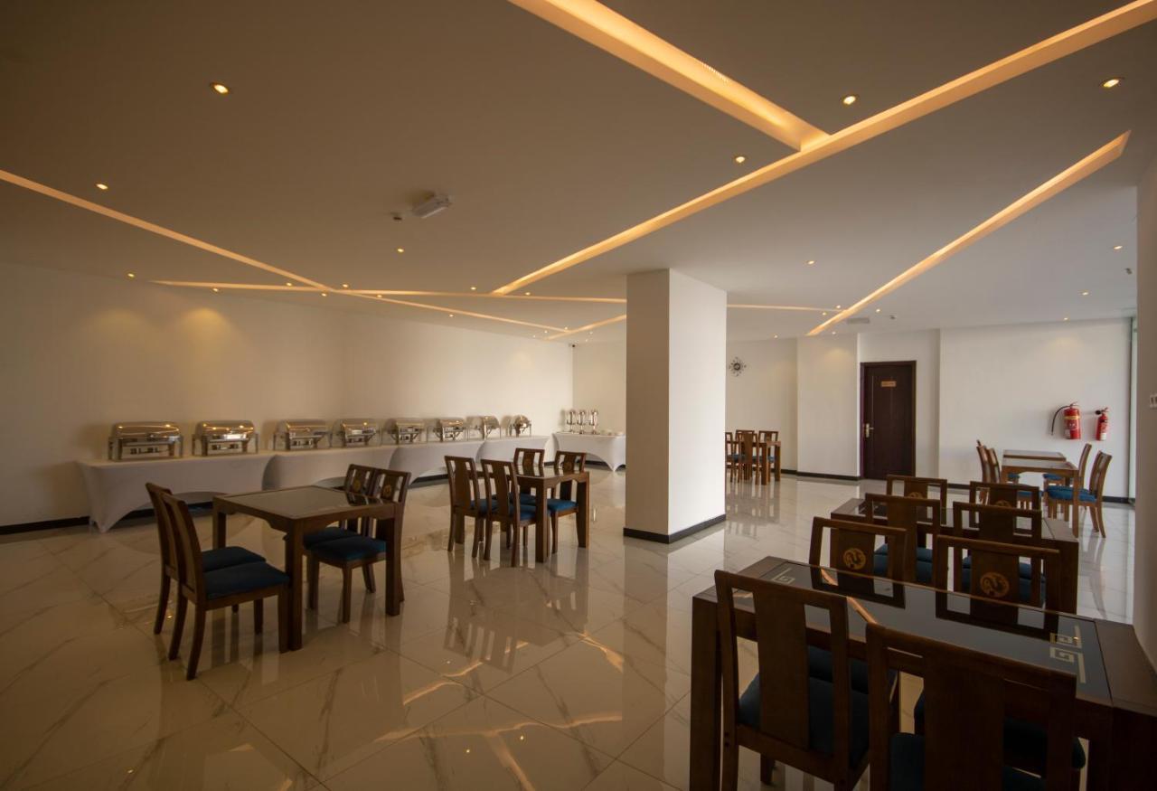 Home Station Hotel Маскат Экстерьер фото